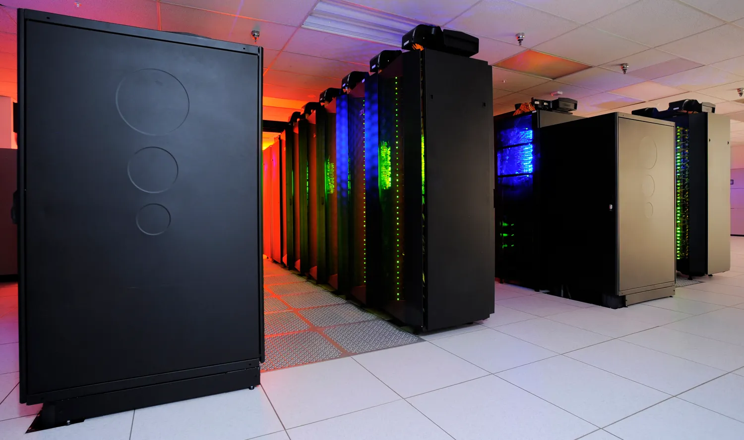 europe1.fr – Stockage des données : des solutions pour limiter l’impact des data centers sur l’environnement